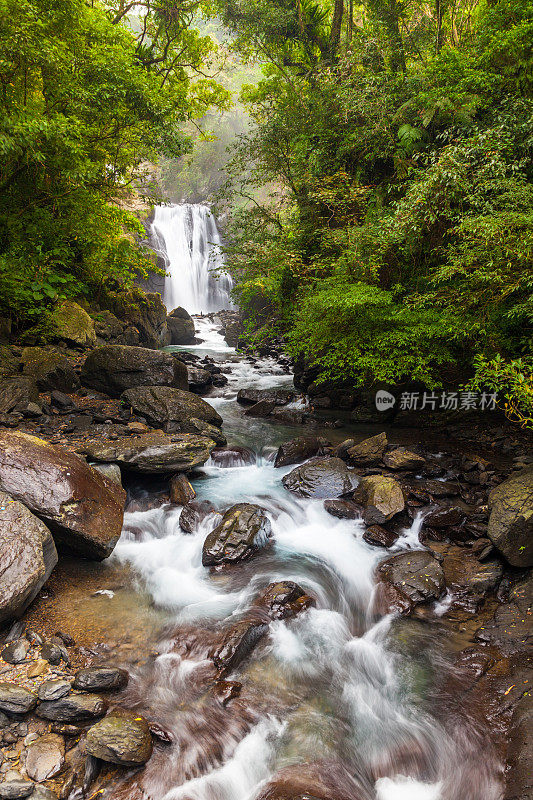 Neidong waterfalls_middle瀑布